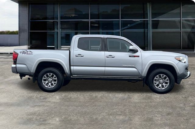 2019 Toyota Tacoma SR5 photo 3