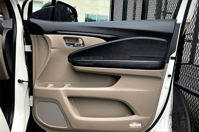 2016 Honda Pilot Elite photo 17