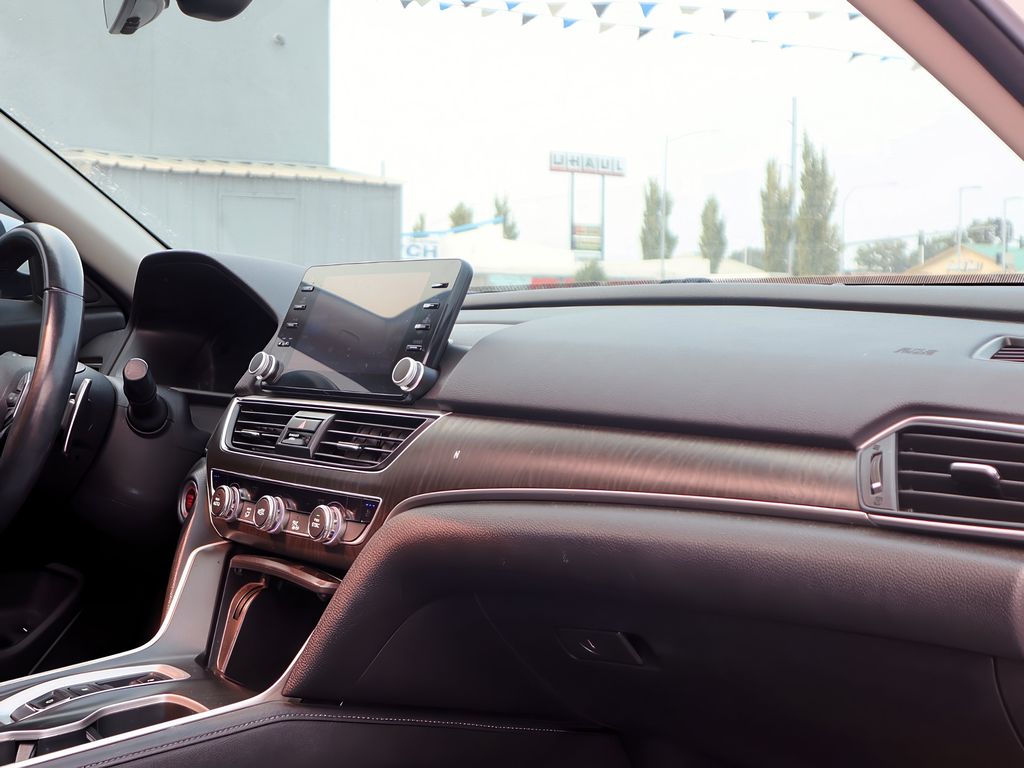 2020 Honda Accord Touring photo 24