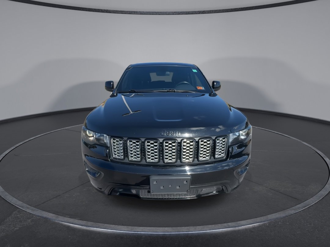 2021 Jeep Grand Cherokee Laredo X photo 3