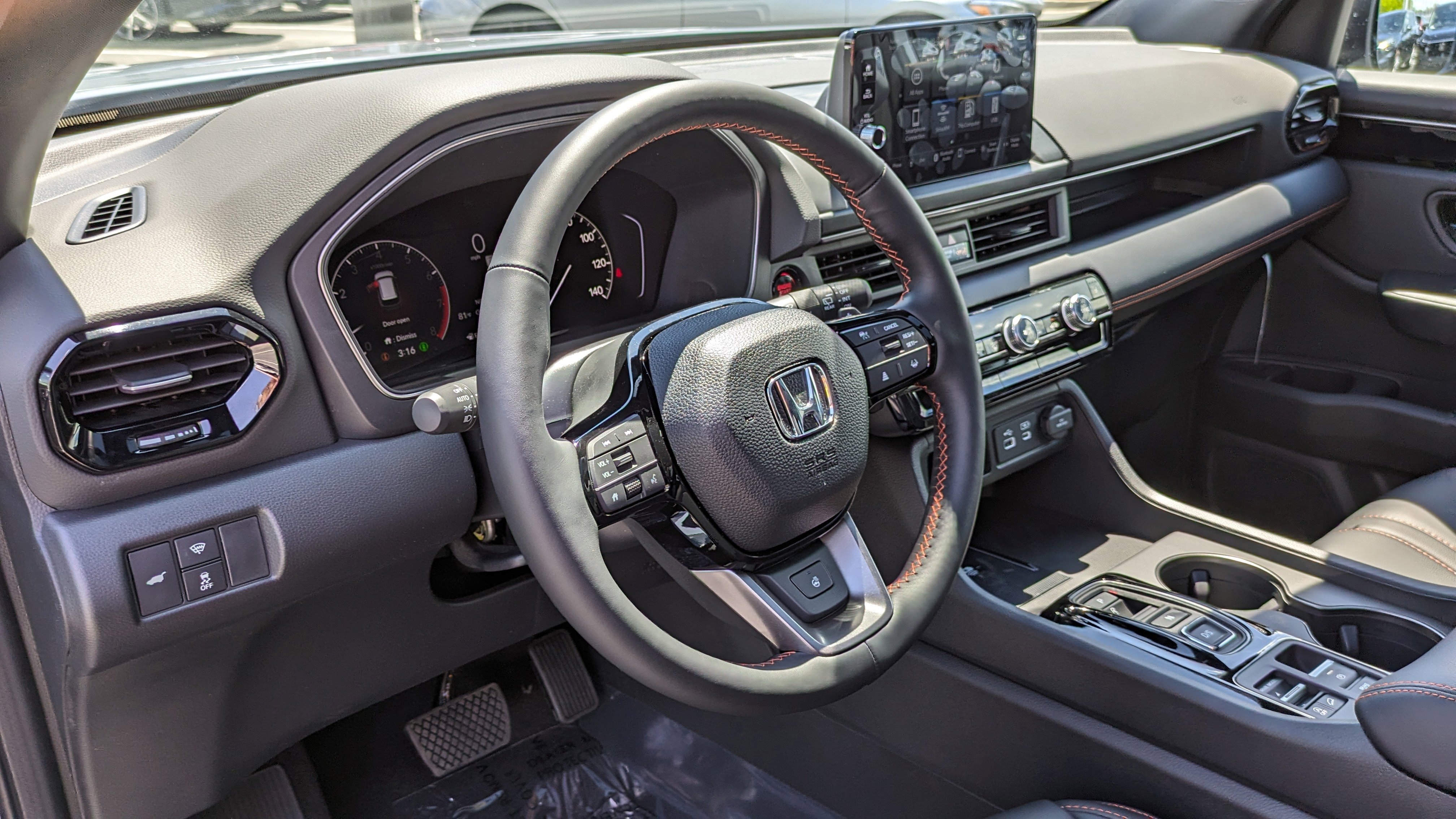 2025 Honda Pilot TrailSport photo 9