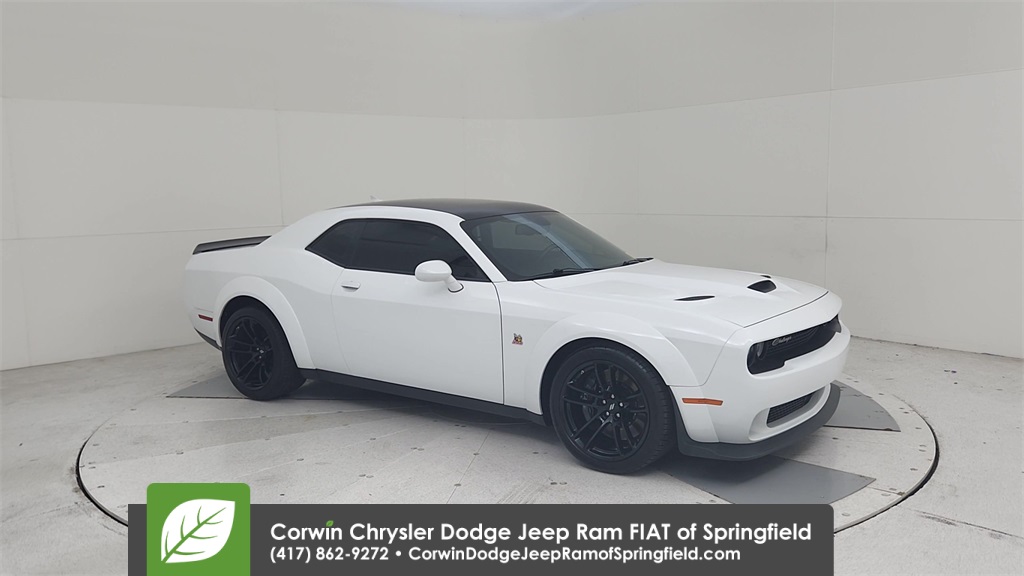 2023 Dodge Challenger R/T Scat Pack Widebody photo 2