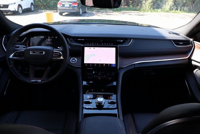 2025 Jeep Grand Cherokee Summit photo 40