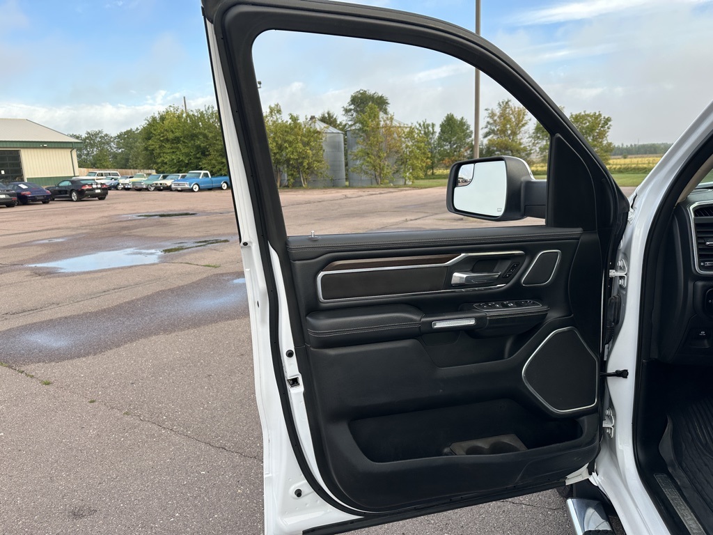 2021 Ram 1500 Laramie photo 11