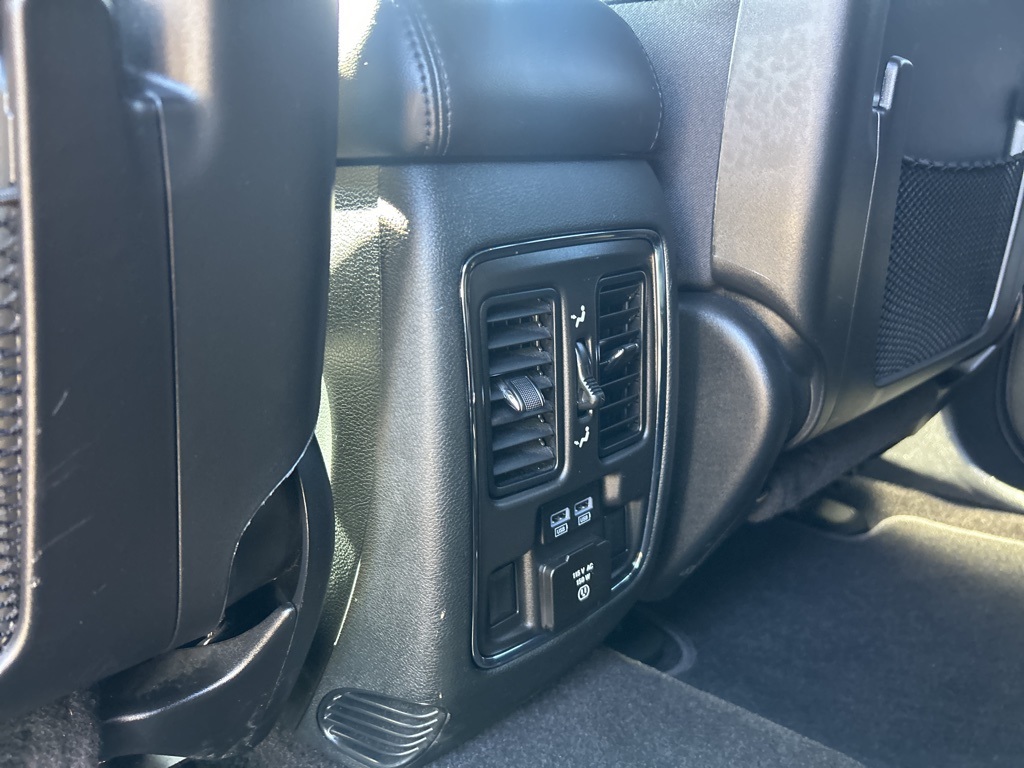 2022 Jeep Cherokee Limited photo 9