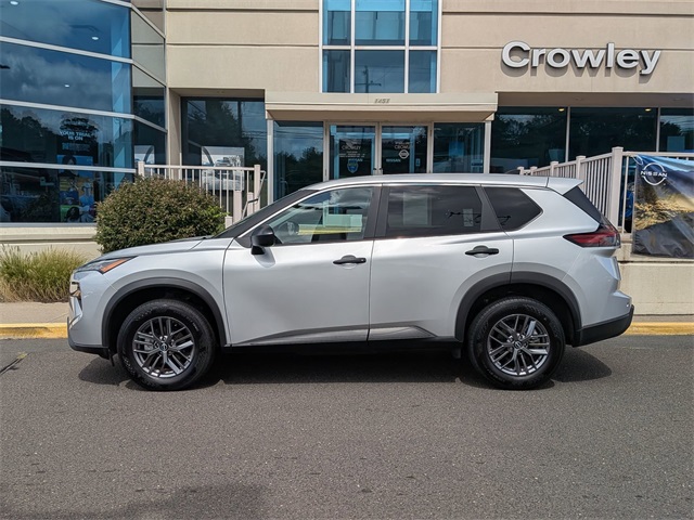 2025 Nissan Rogue S photo 4