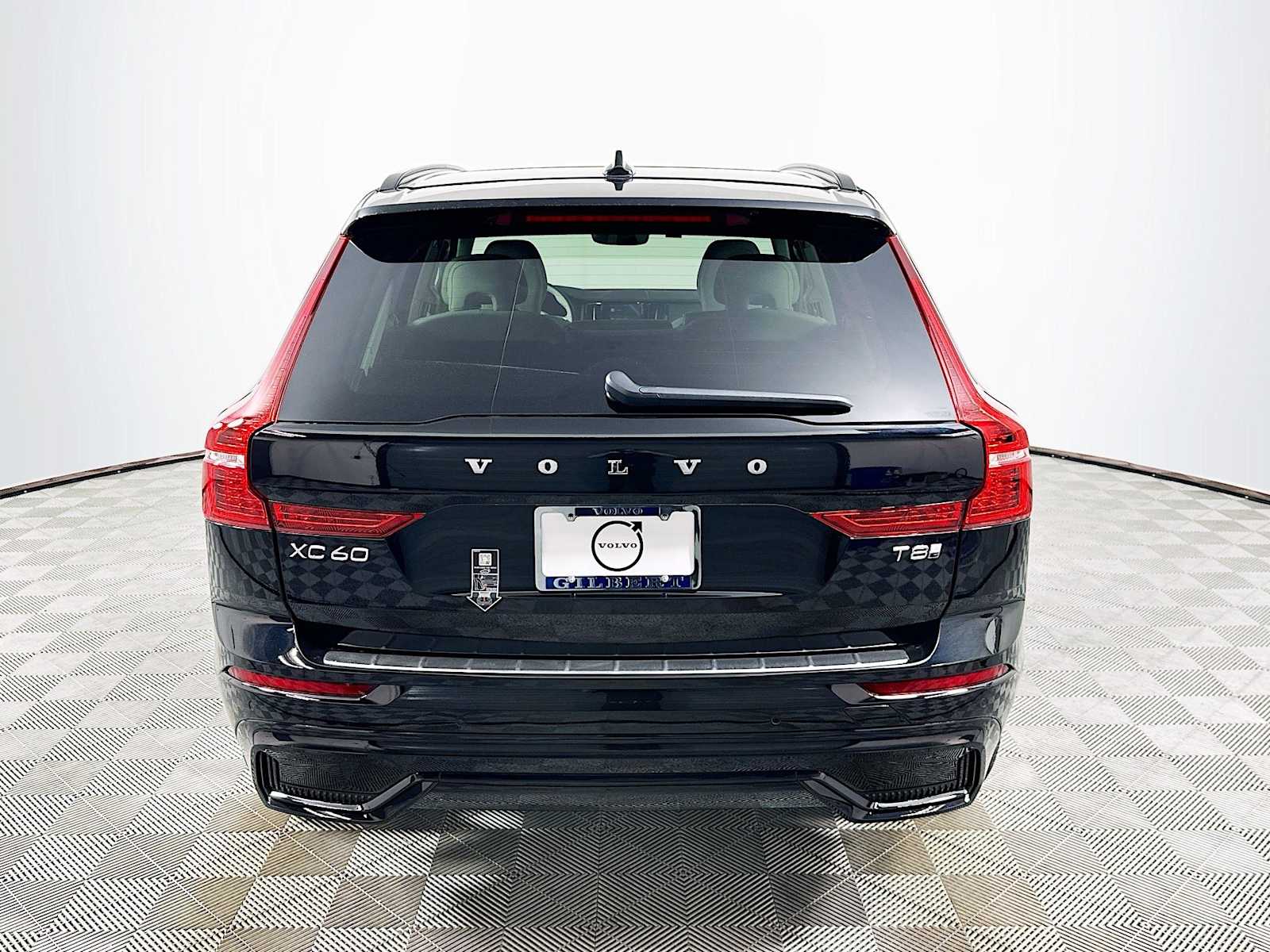 2025 Volvo XC60 T8 Plus photo 5