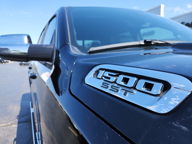 2025 Ram 1500 Laramie photo 13