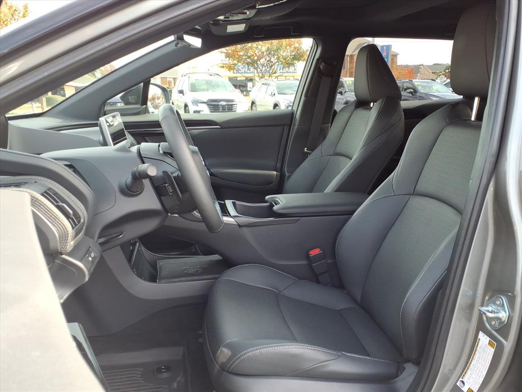 2025 Subaru Solterra Touring photo 4