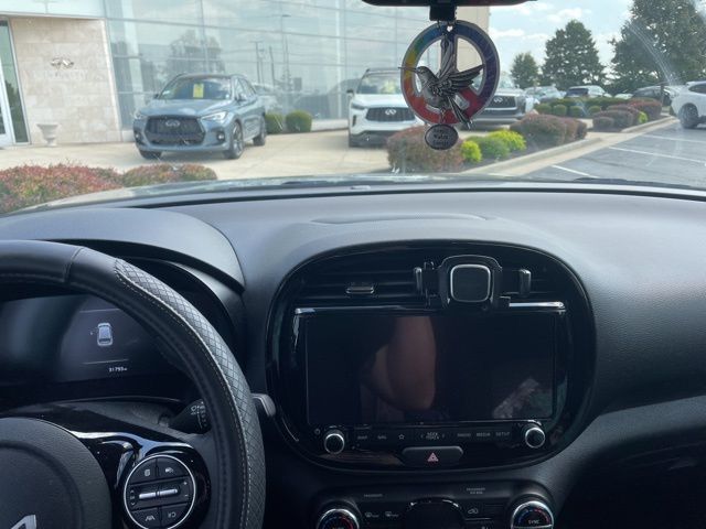 2024 Kia Soul EX photo 8