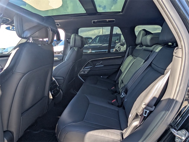 Used 2023 Santorini Black Land Rover SE image 8