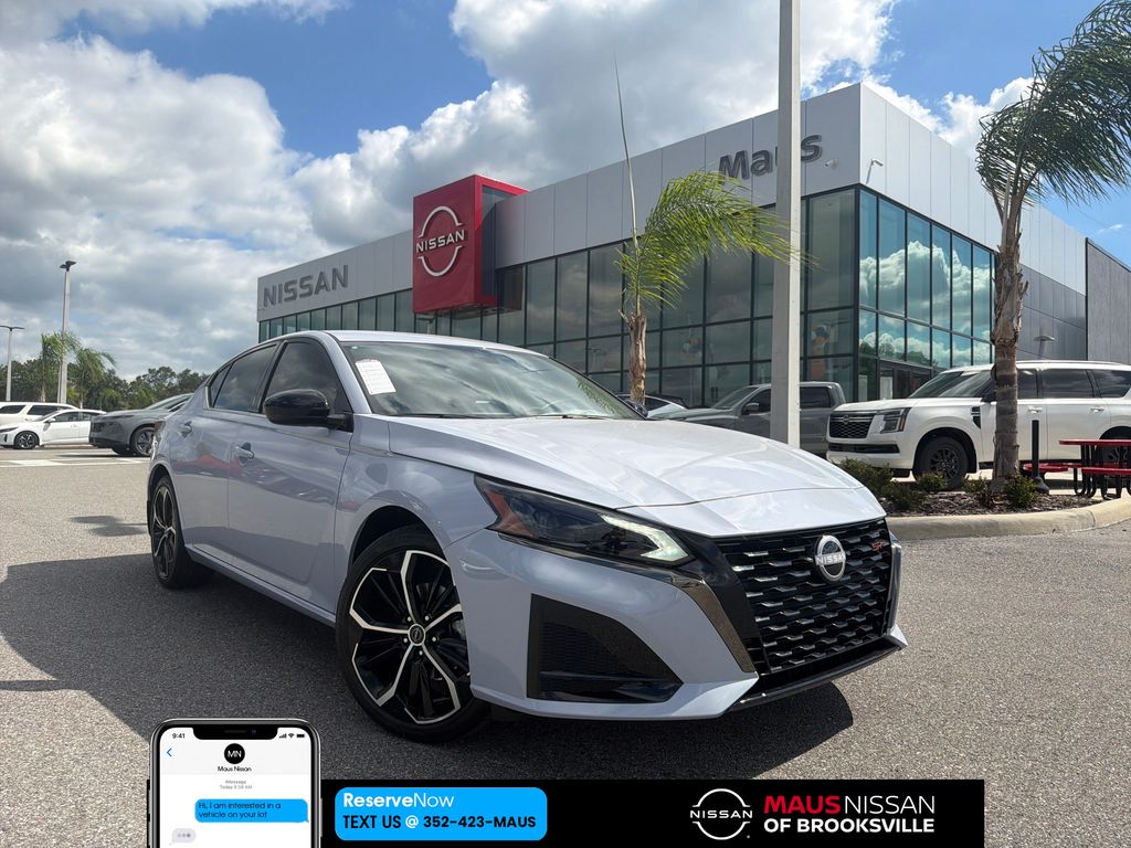 2025 Nissan Altima SR's photo