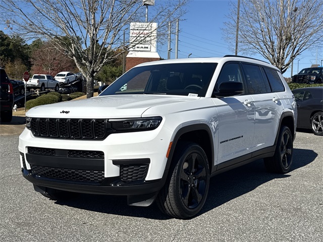 2025 Jeep Grand Cherokee L Altitude's photo