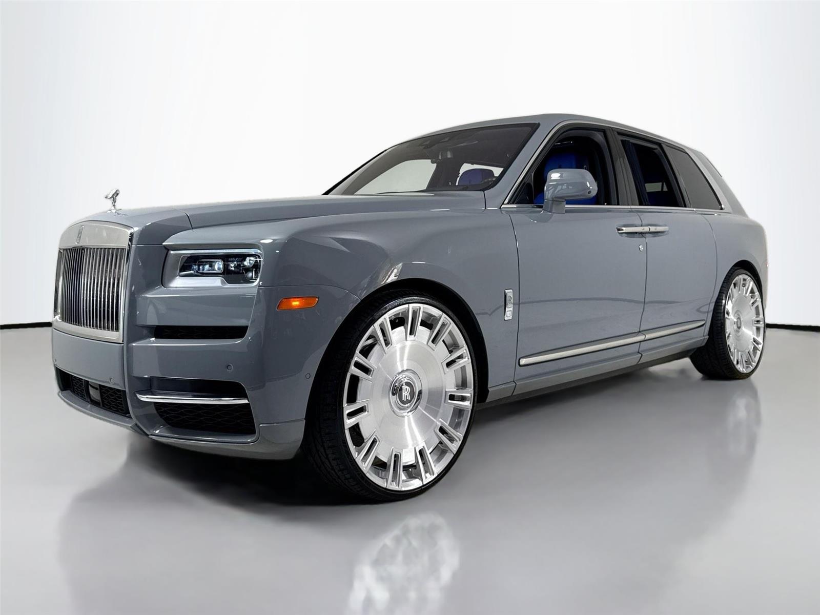 2023 Rolls Royce Cullinan RR31 photo 40