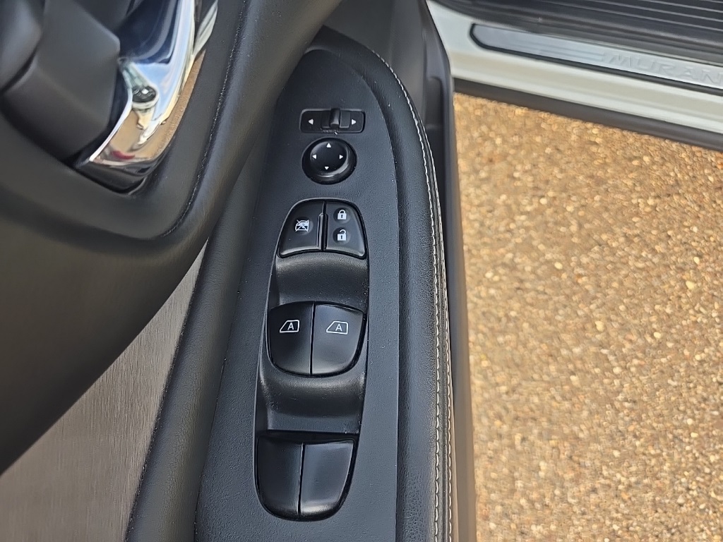 2023 Nissan Murano SV photo 11