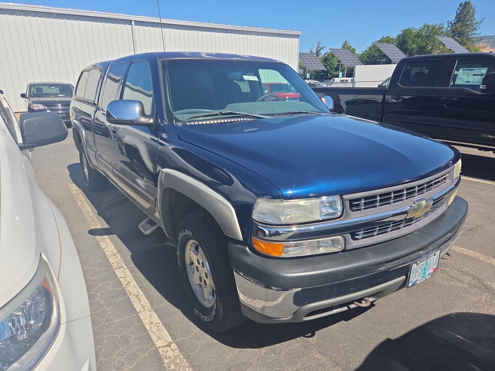 2001 Chevrolet Silverado 1500 LS photo 3