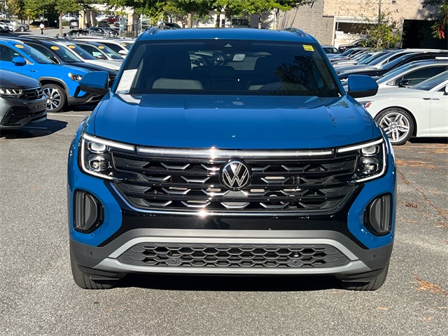 2025 Volkswagen Atlas Cross Sport SE Technology photo 2