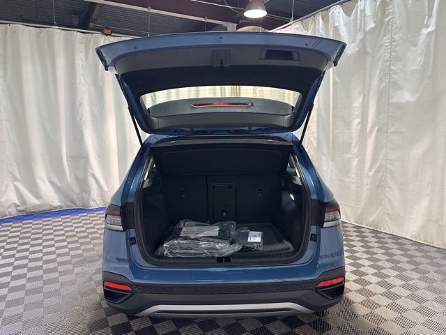 2025 Volkswagen Taos S photo 32