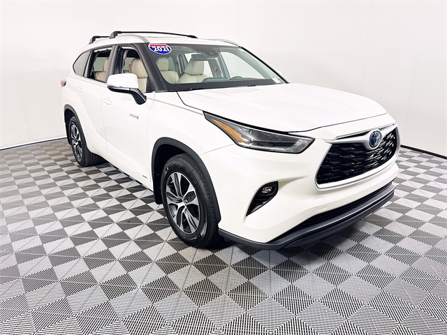 2021 Toyota Highlander XLE's photo