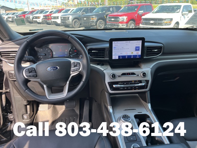 2023 Ford Explorer XLT photo 11