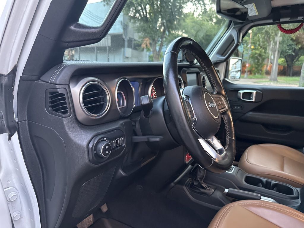 2020 Jeep Gladiator Rubicon photo 9