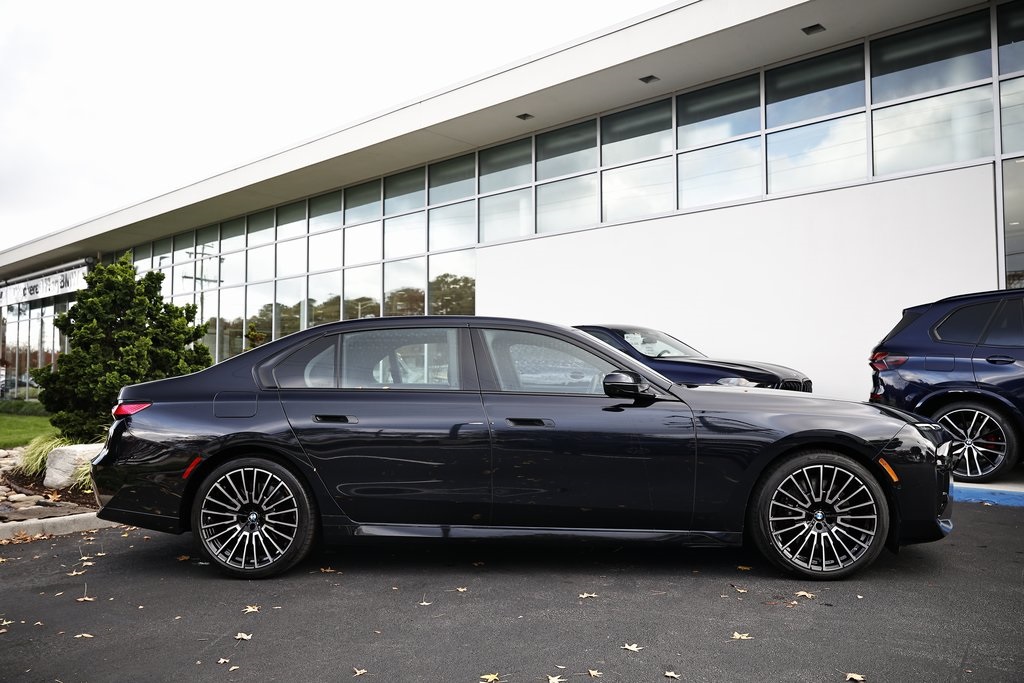 2025 Bmw 740i 7-series photo 2