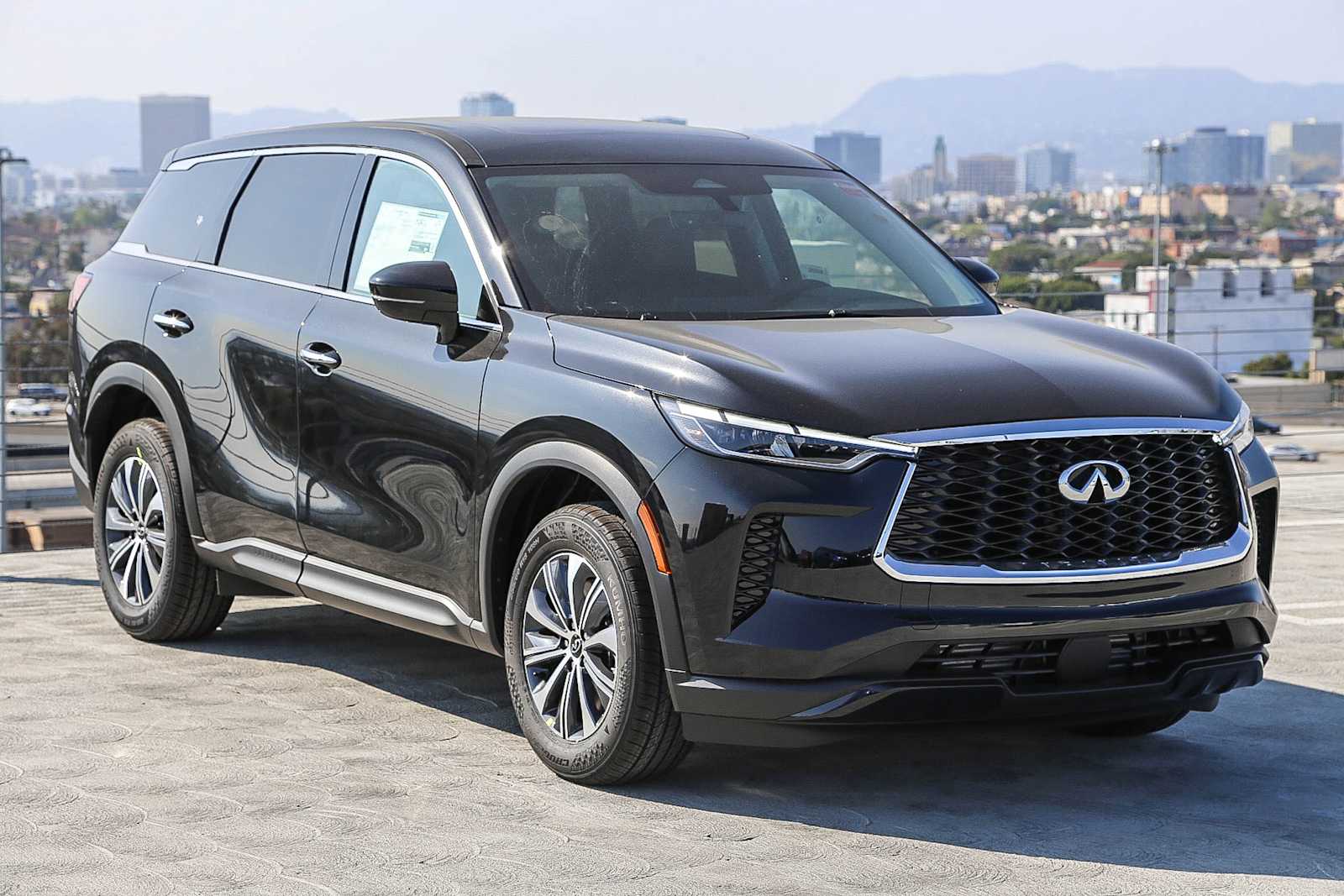 2025 Infiniti QX60 Pure photo 2