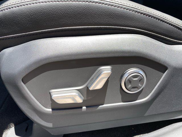 2025 Hyundai Santa Fe Limited photo 25