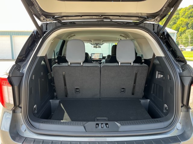 2025 Ford Explorer photo 11