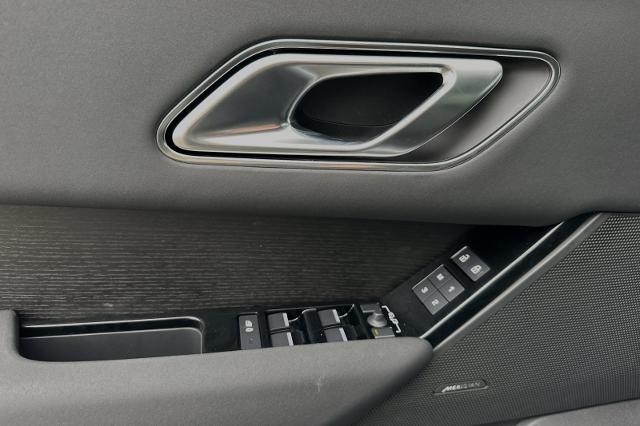 2025 Land Rover Range Rover Velar SE photo 10