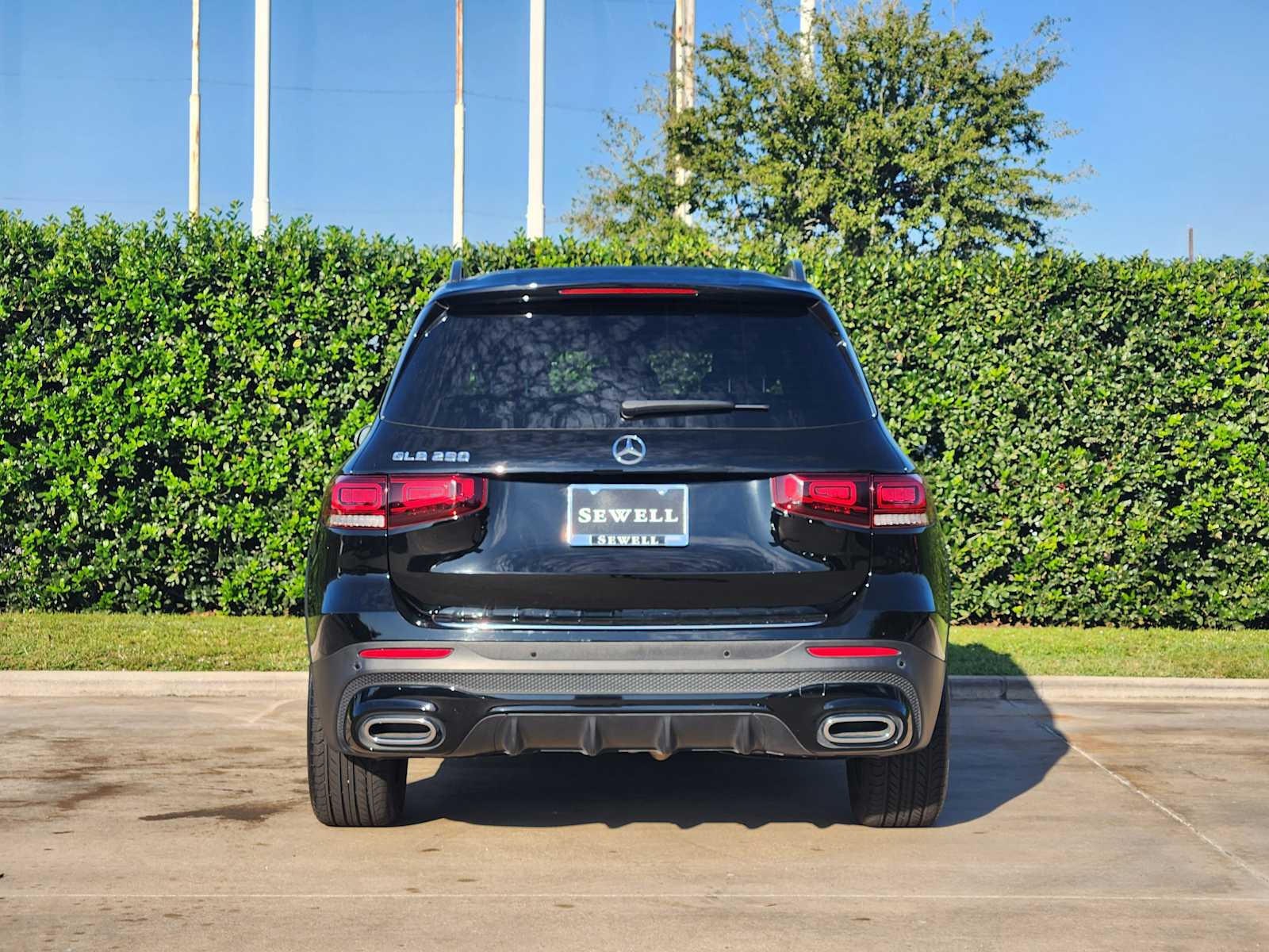 2023 Mercedes Benz GLB 250 photo 4