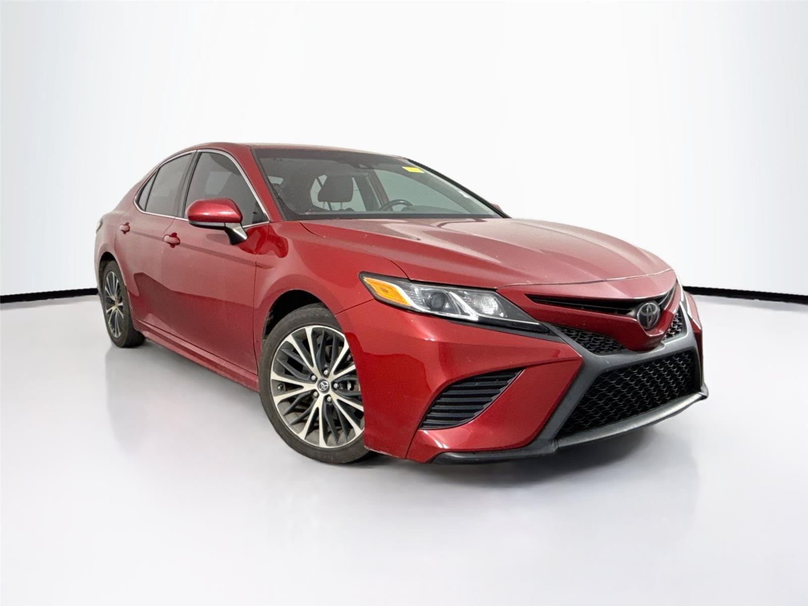 2019 Toyota Camry SE XLE photo 4