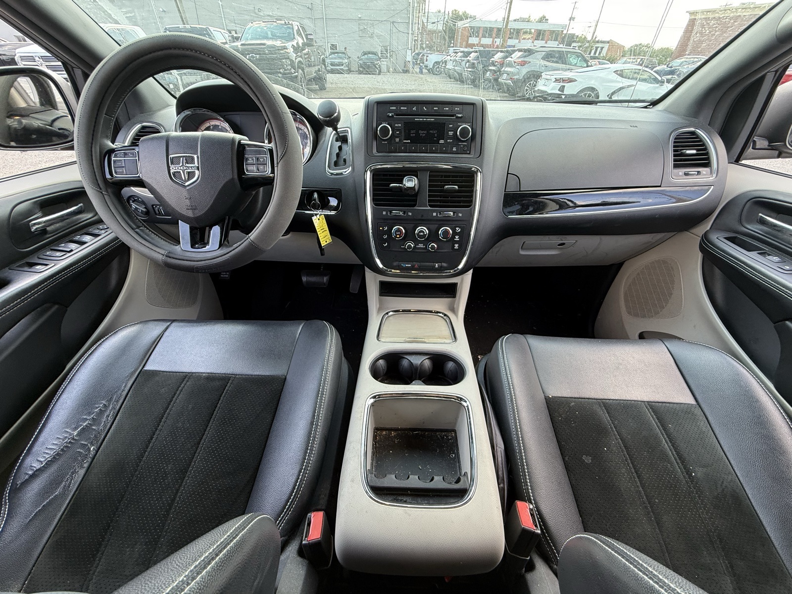 2014 Dodge Grand Caravan SXT photo 9