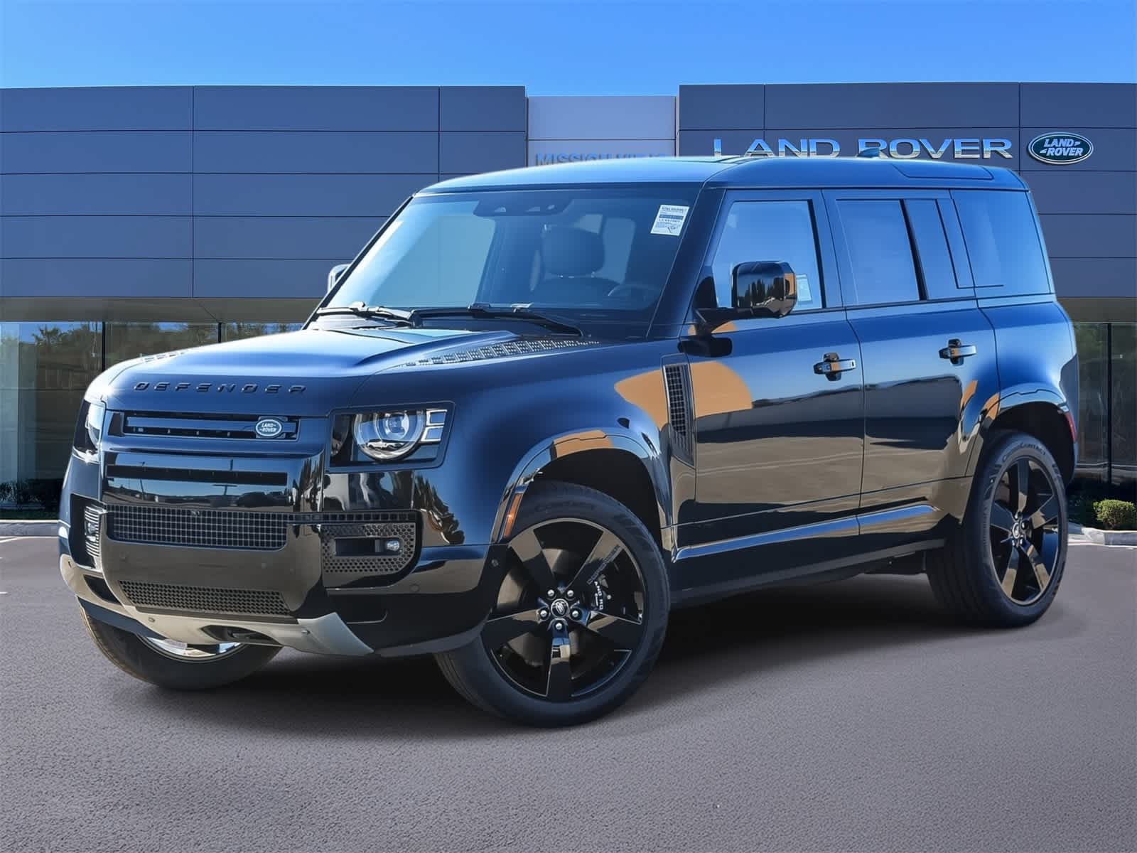 2025 Land Rover Defender V8's photo