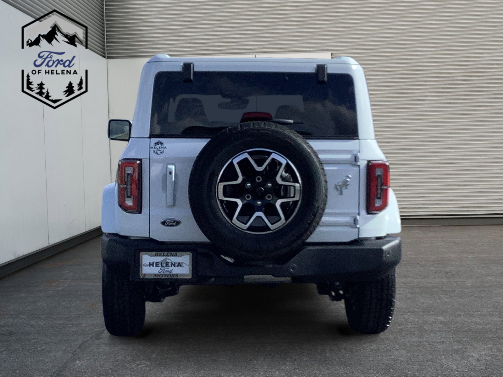 2025 Ford Bronco Outer Banks photo 2