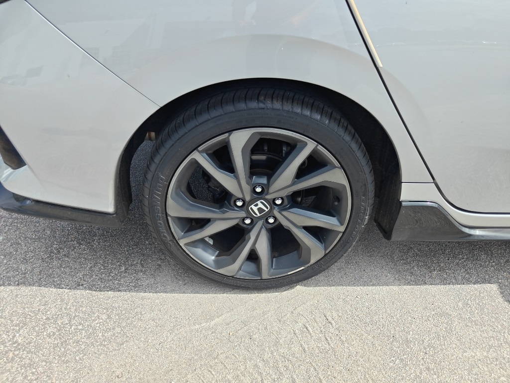 2018 Honda Civic Sport photo 9