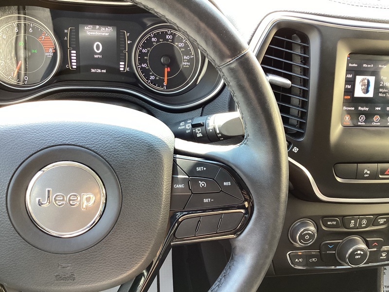 2020 Jeep Cherokee Altitude Sport photo 39