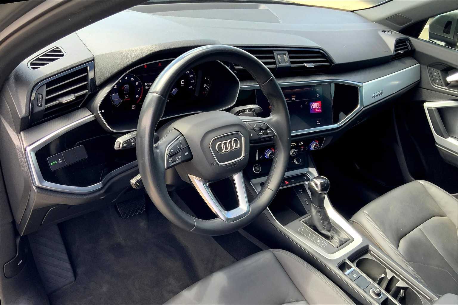 2021 Audi Q3 S line Premium photo 17