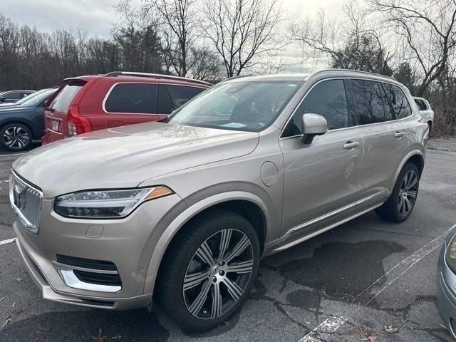 2025 Volvo XC90 Plus's photo