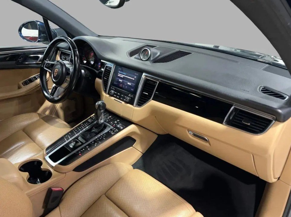2016 PORSCHE MACAN - Image 15