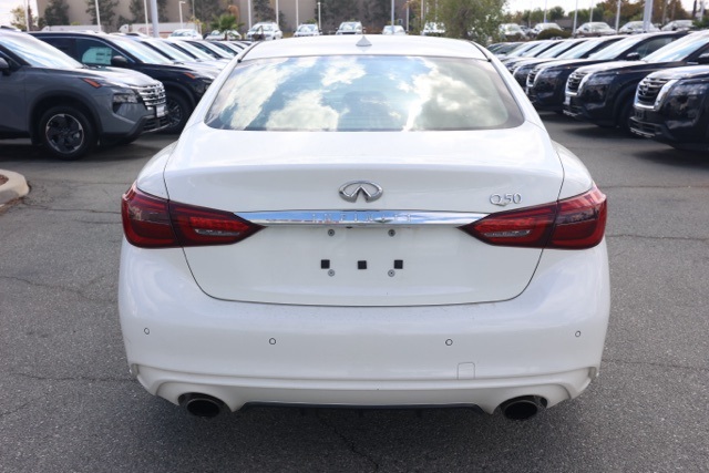 2018 Infiniti Q50 2.0t LUXE photo 3