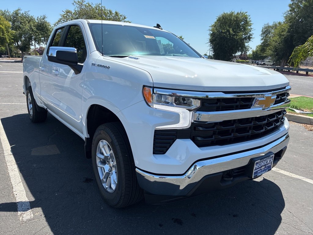 2025 Chevrolet Silverado 1500 LT's photo