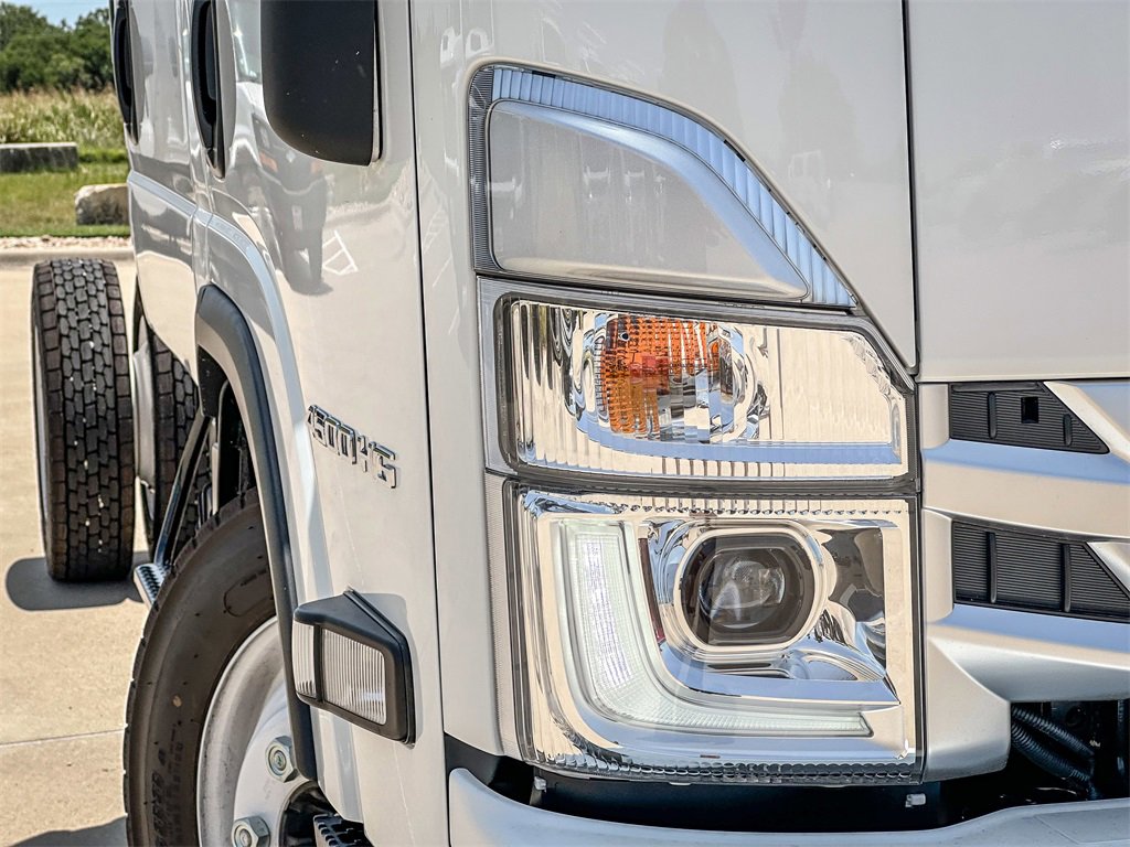 2025 Chevrolet Silverado photo 3
