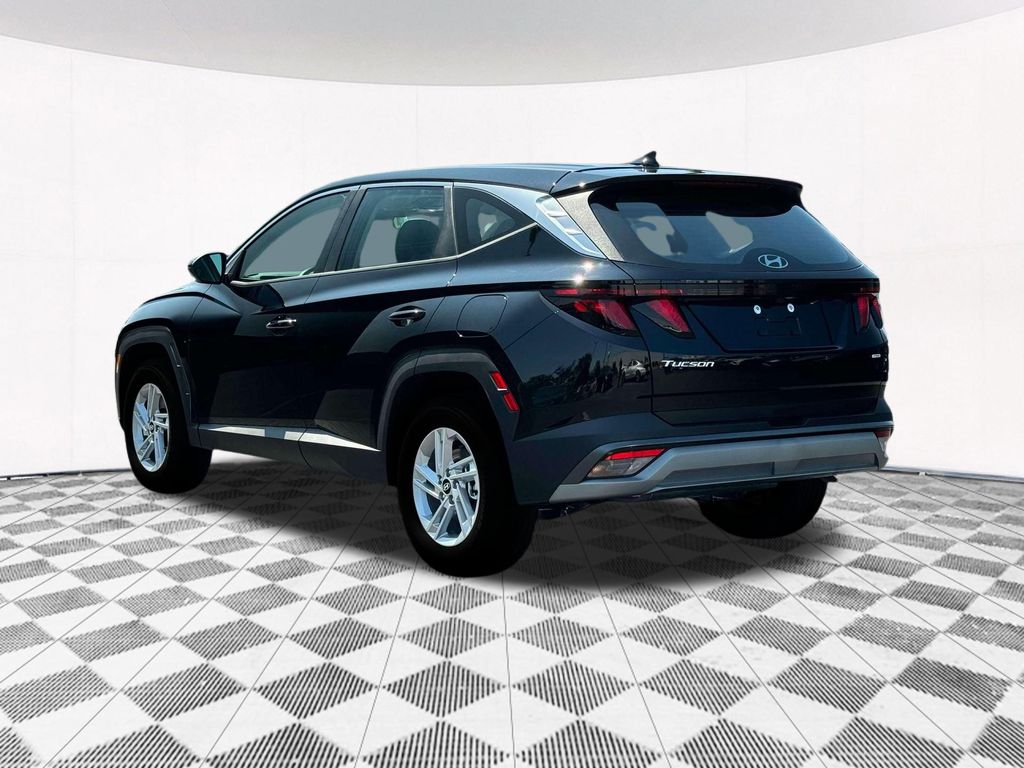2025 Hyundai Tucson SE photo 4