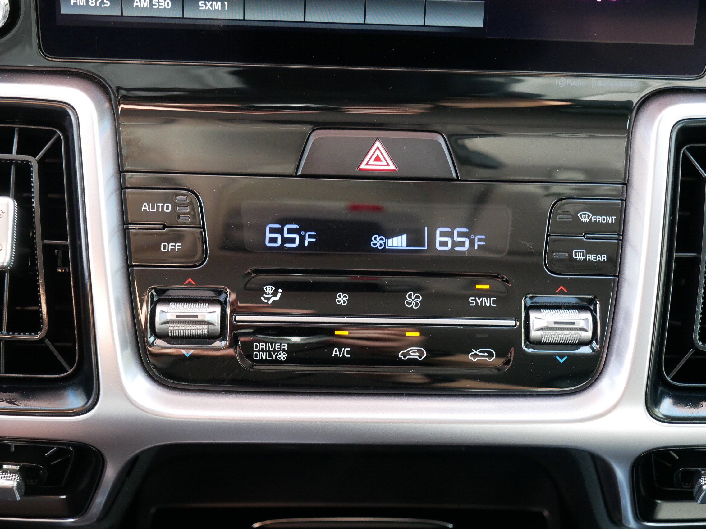 2022 Kia Sorento Hybrid S photo 17