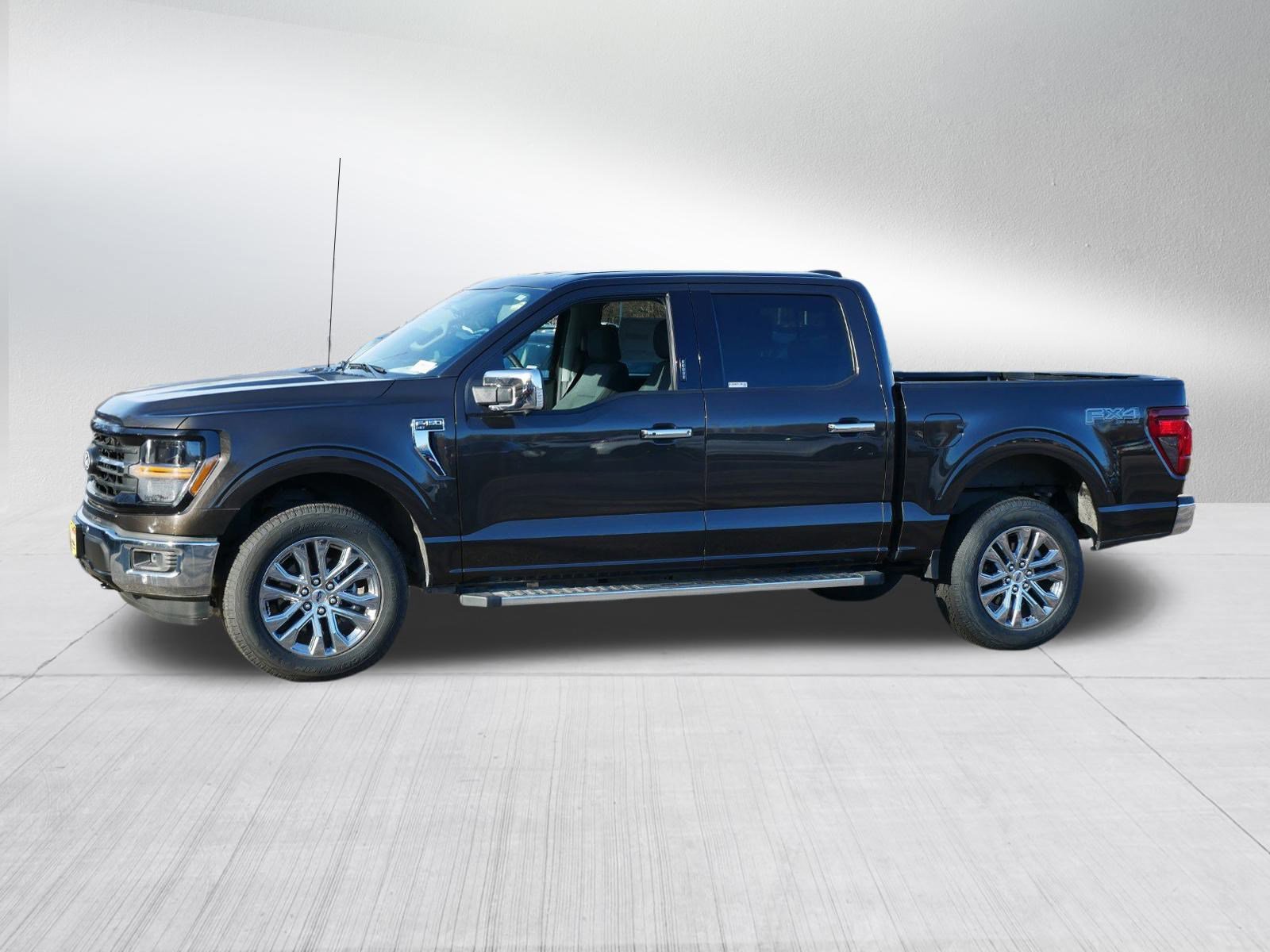 2024 Ford F-150 XLT photo 3