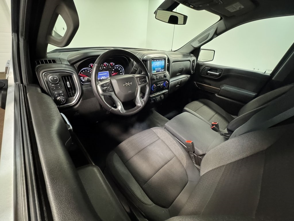 2020 Chevrolet Silverado 1500 RST photo 2