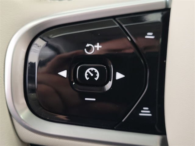 2022 Volvo XC60 Recharge Hybrid T8 Inscription photo 26