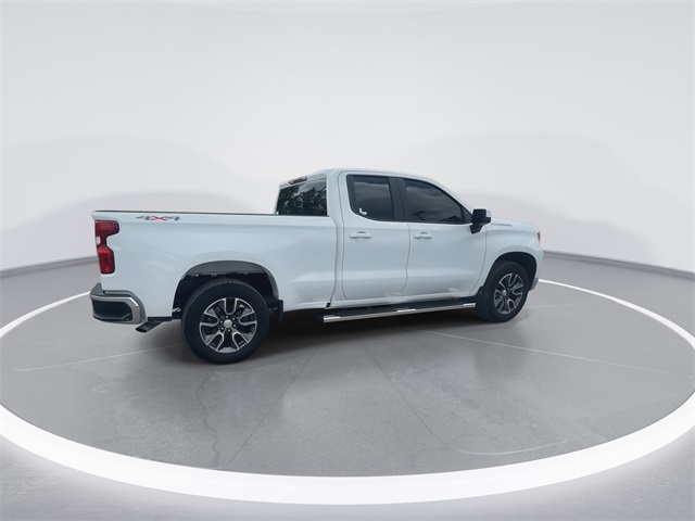 2024 Chevrolet Silverado 1500 LT photo 9