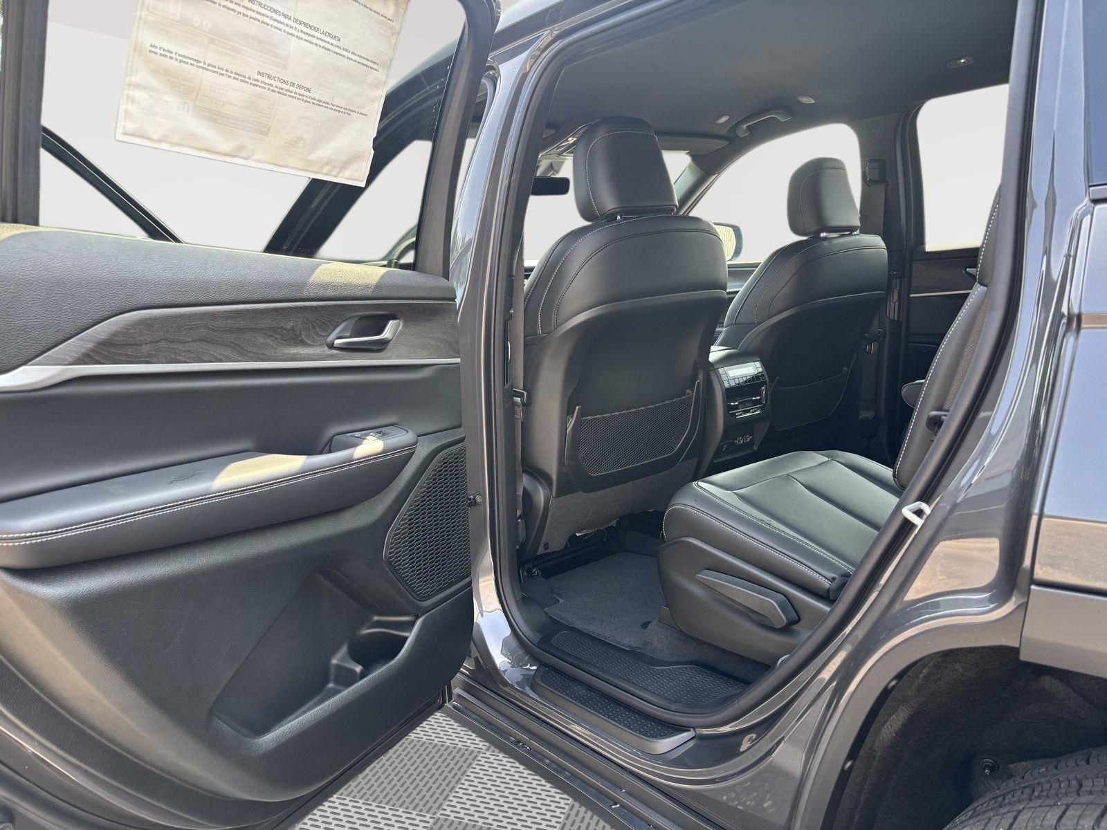 2025 Jeep Grand Cherokee Limited photo 24